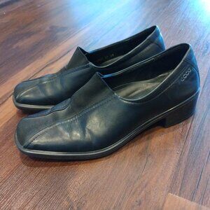 Ecco Women's US 6.5 Black Leather Slip-On Wedge Loafer EU 37